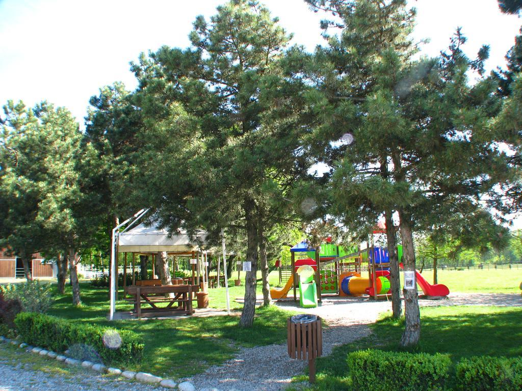 Agriturismo Cassinazza Orsenigo Eksteriør billede